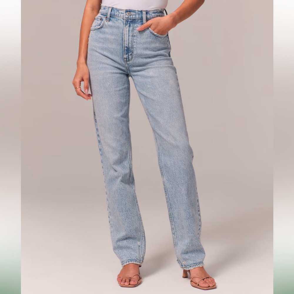 Abercrombie and Fitch Ultra High Rise 90s Straight Jeans